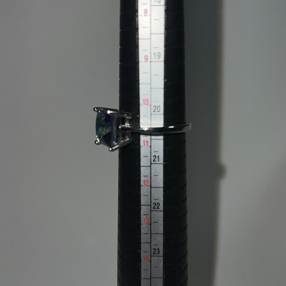 Vintage 925 sterling silver with Emerald and white Sapphires  Art US size 10.45 - Picture 9 of 9